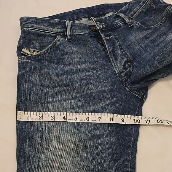 DIESEL INDUSTRY WOMEN'S STRAIGHT LEG JEANS SIZE 28 - Picture 10 of 14